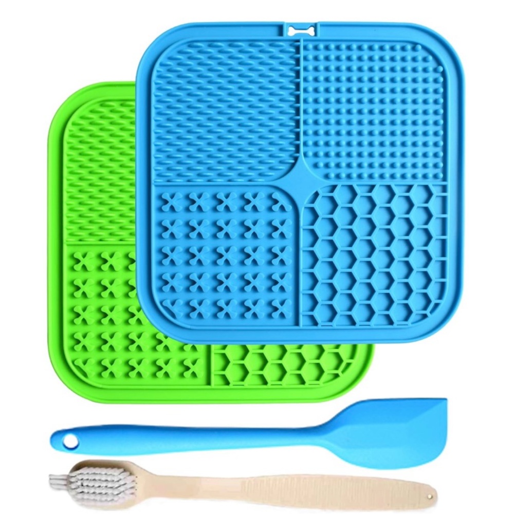 NWT 2Dog/Cat Licking Mat w Suction Cups, Silicone Spatula & Cleaning Brush